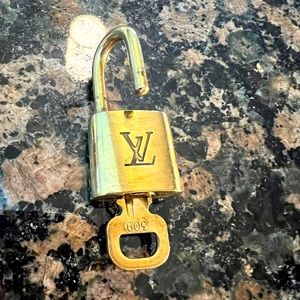 🔑🌟 Louis Vuitton Lock #309 🔑🌟
